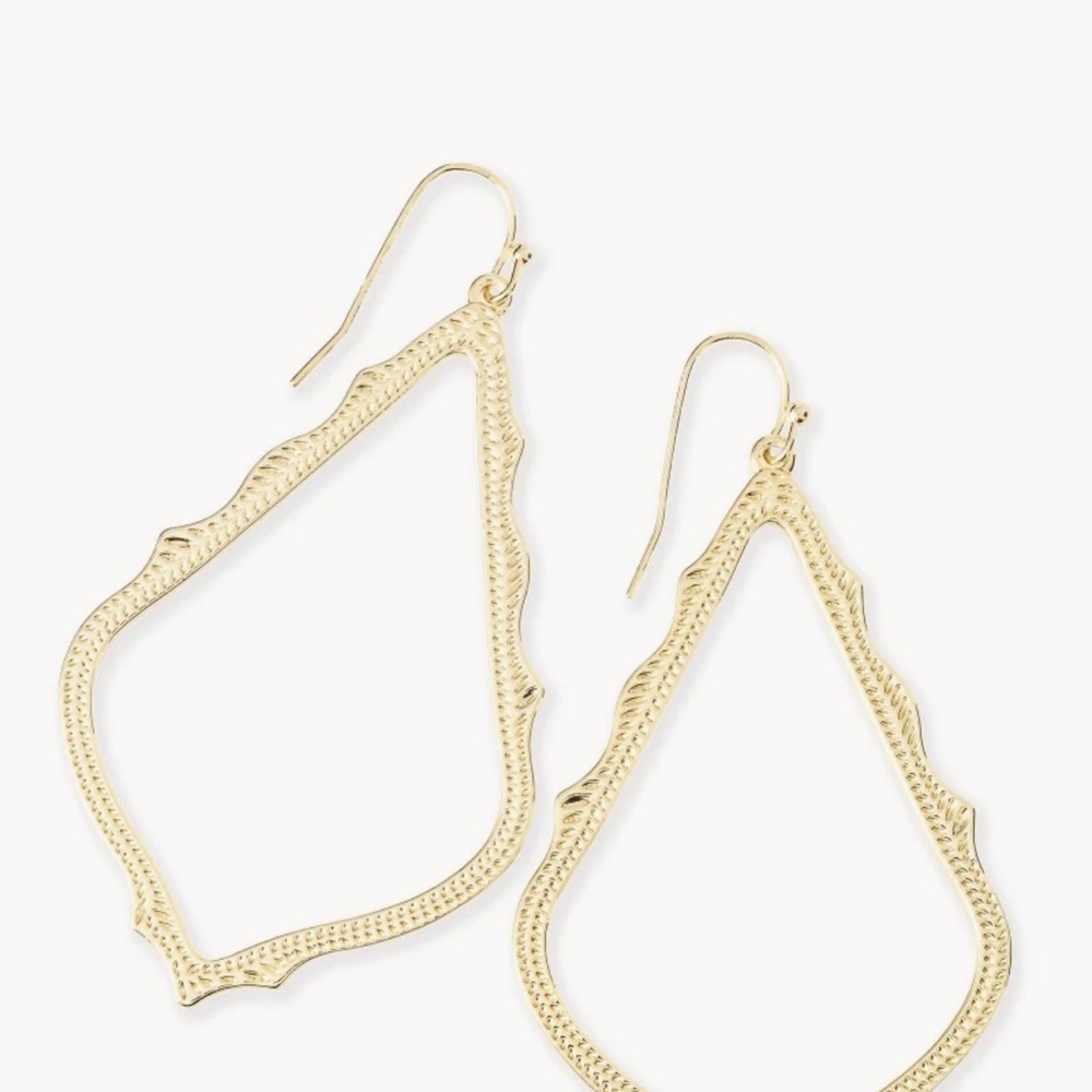 NWT Kendra Scott Sophee Drop Earrings in Gold